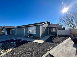 335 Sweetwater Cir #B, Dayton, NV 89403