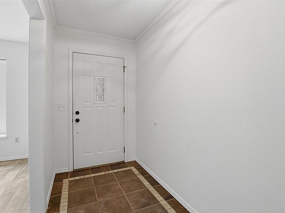 3rd image of 15 Preston Cir