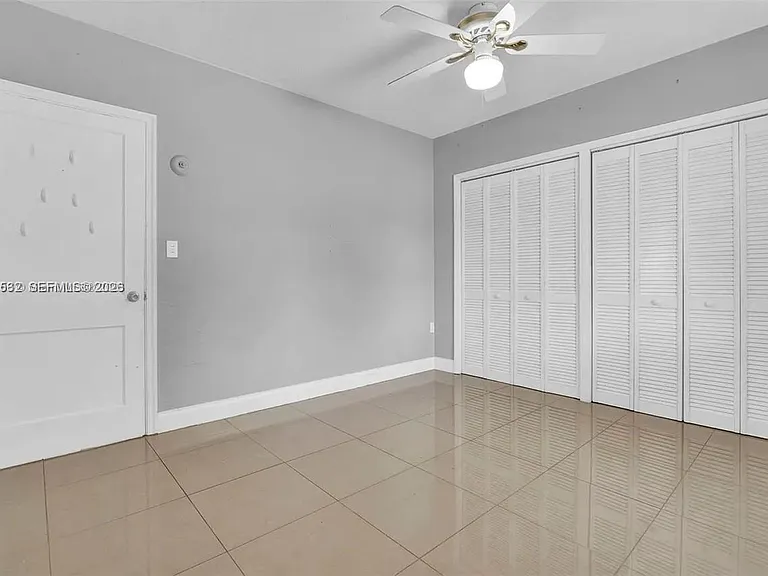 437 Swan Ave — Photo 8
