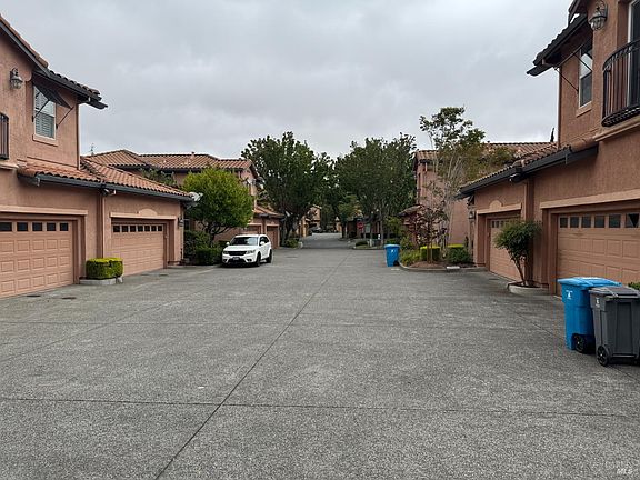 5th image of 8417 Benavente Court