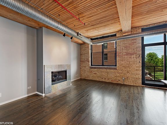2nd image of 2911 N Western Ave APT 205