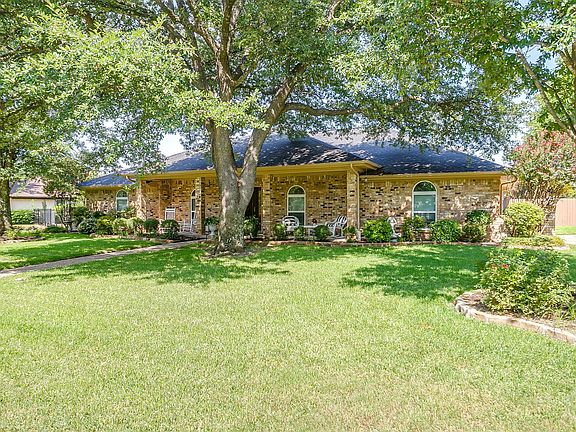 5th image of 922 Highland Dr