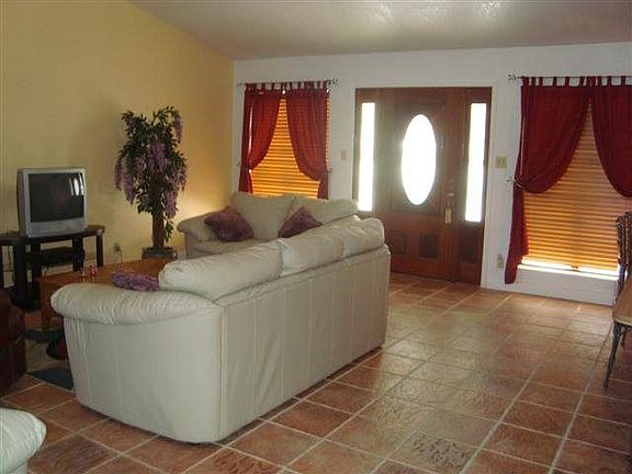 2nd image of 218 Canterbury Dr