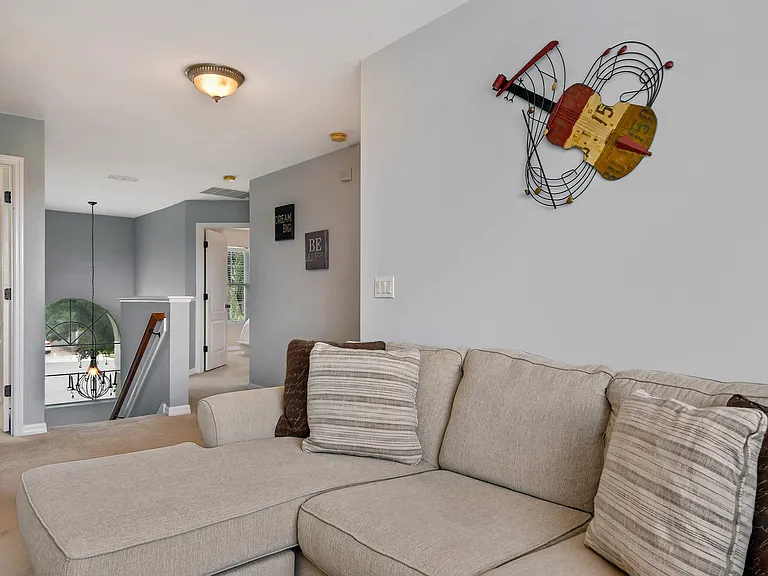 12713 Grovehurst Ave — Photo 14