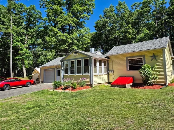 64 Munsell St, Belchertown, MA 01007