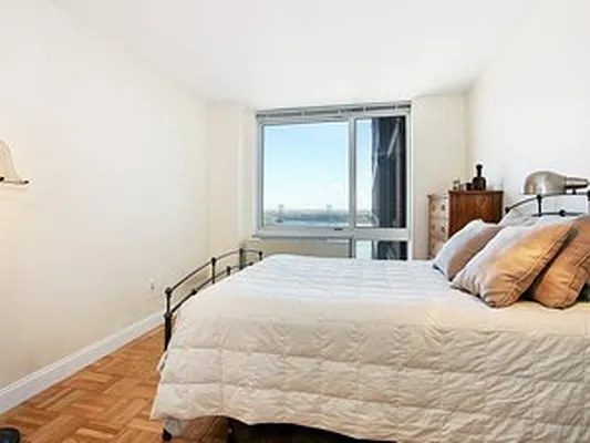 Sold by Corcoran | media 19