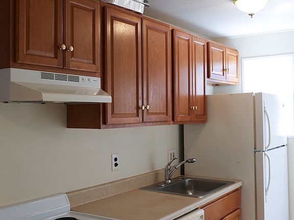 4th image of 9 Ash St #9A