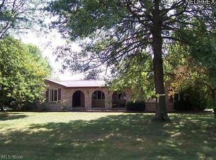5162 Glenoak Dr NE, Louisville, OH 44641