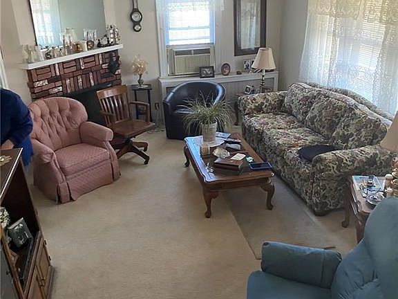 3rd image of 100 Greenvale Ave