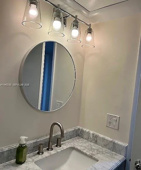 2811 N Oakland Forest Dr #102 — Photo 21