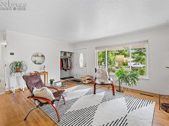 5th image of 3141 Larkspur Dr
