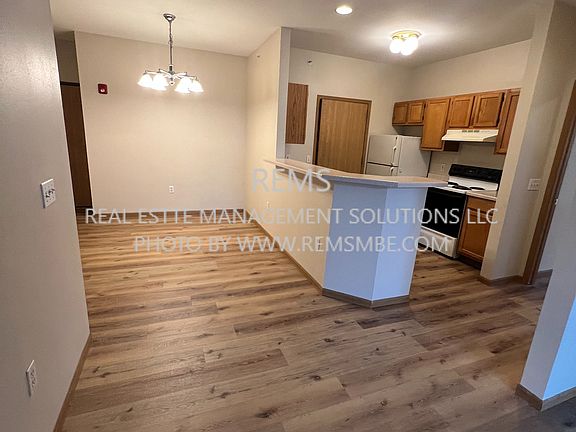 2nd image of 33B Grand Canyon Dr #212