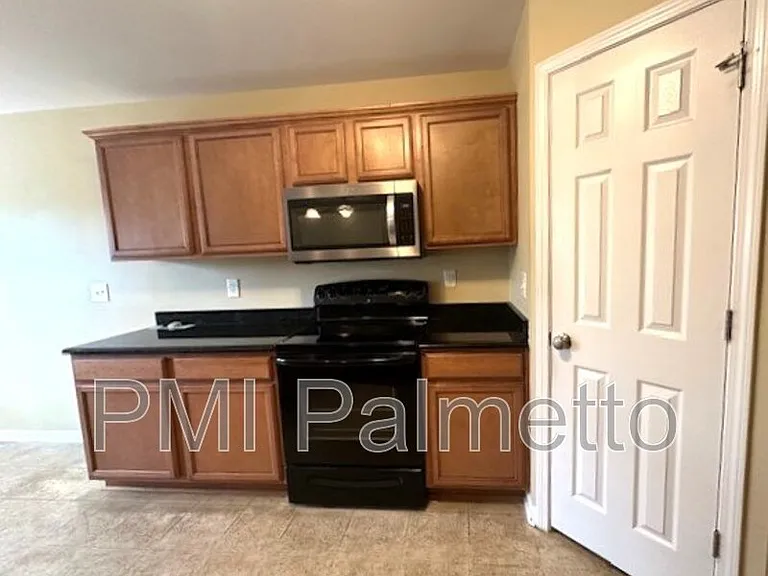 414 Hawkeye Ct — Photo 8