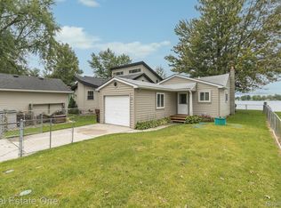 4109 Hunters Dr, Highland, MI 48356