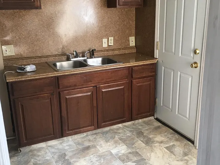 18615 Kelly Rd — Photo 5