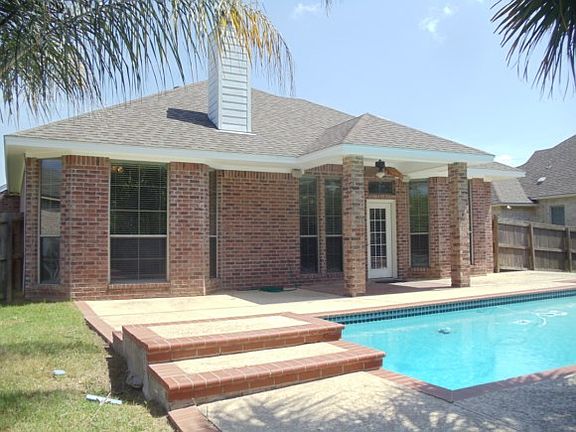3rd image of 8475 Oak Brook Dr