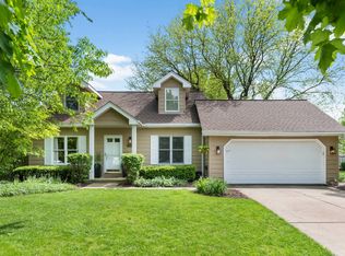 1304 Oconto Ct, Naperville, IL 60564