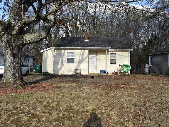 2nd image of 931 Marlboro St
