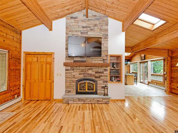 4th image of 6 Briarhurst Dr