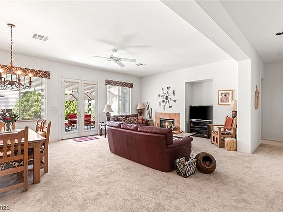 4th image of 10290 Dupage Ave