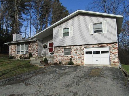 2nd image of 592 Maxwell Dr
