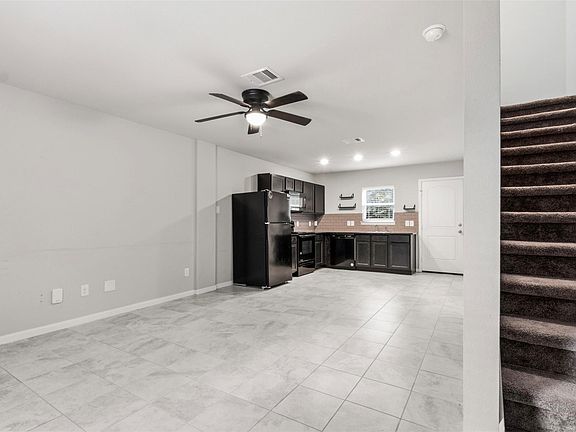 2nd image of 15081 Travis Ln