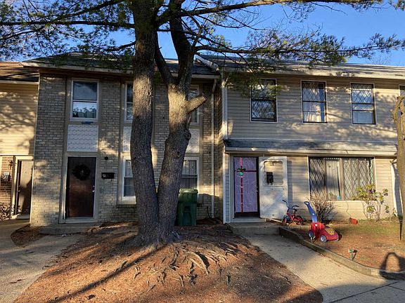 3rd image of 111 Coventry Dr