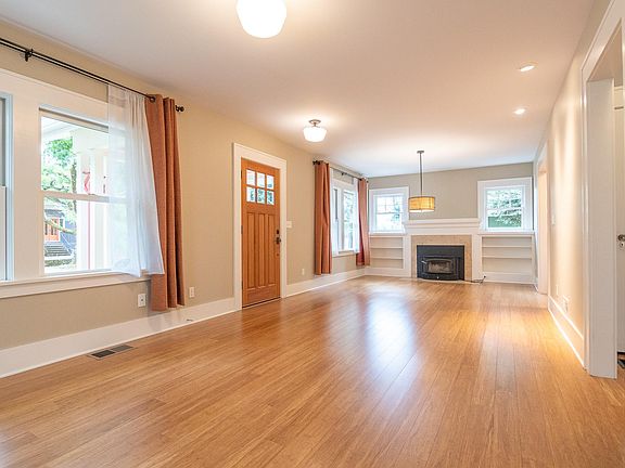 2nd image of 1927 SE 35th Pl