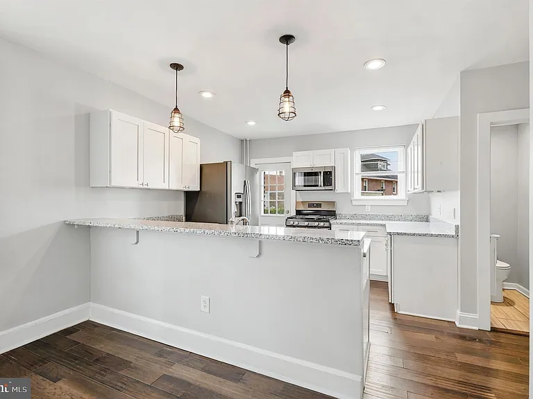 732 W Railroad Ave — Photo 14