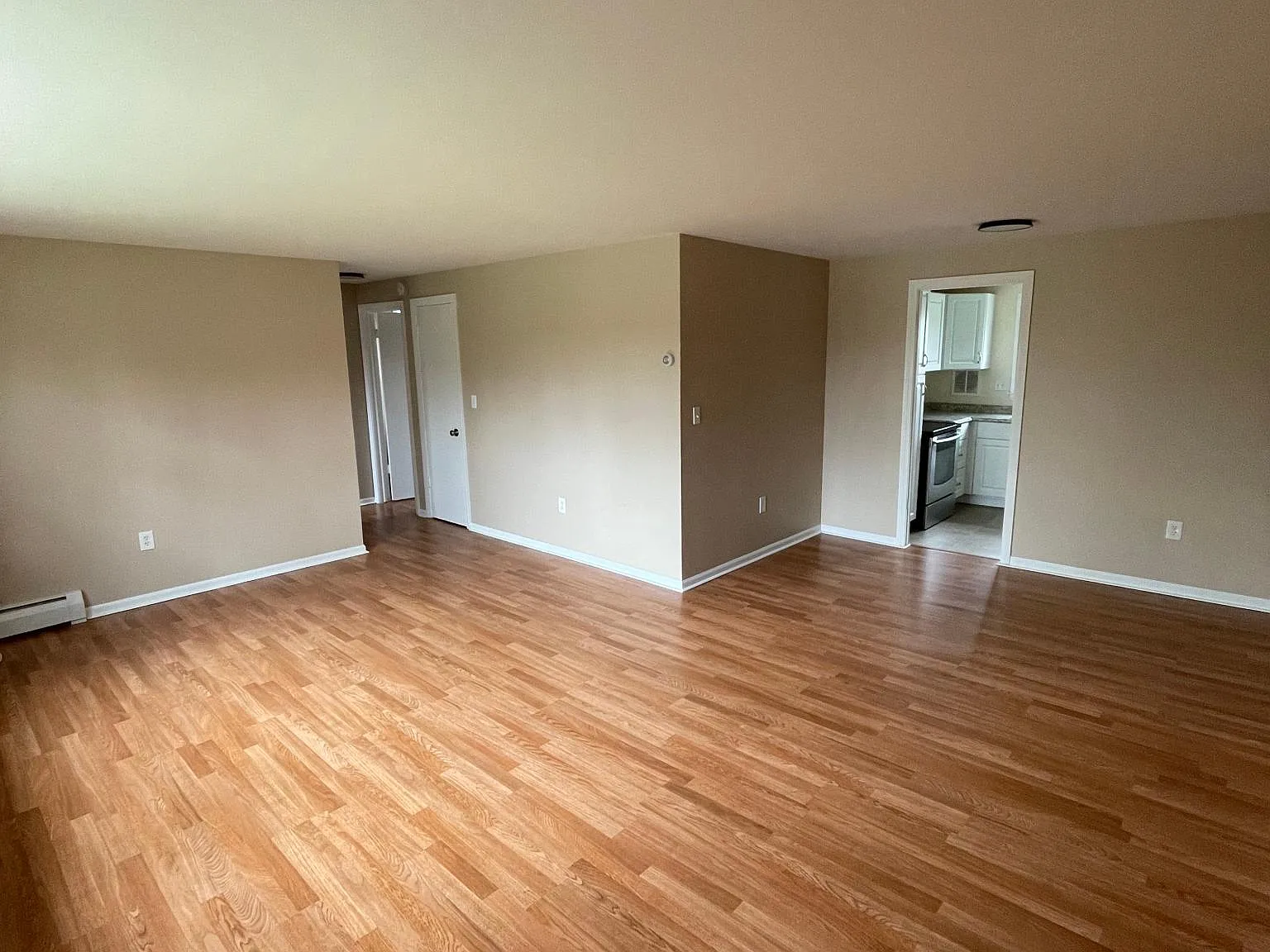 1 bed, 725 sqft, $1,750 — Photo 2