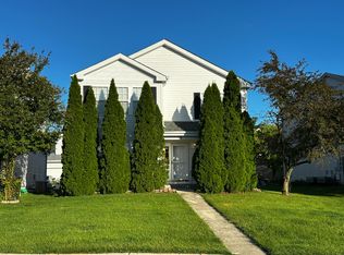 20 Waterbury Cir, Oswego, IL 60543