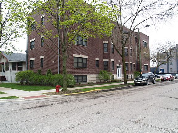 2nd image of 6432 N Hermitage Ave APT 2W