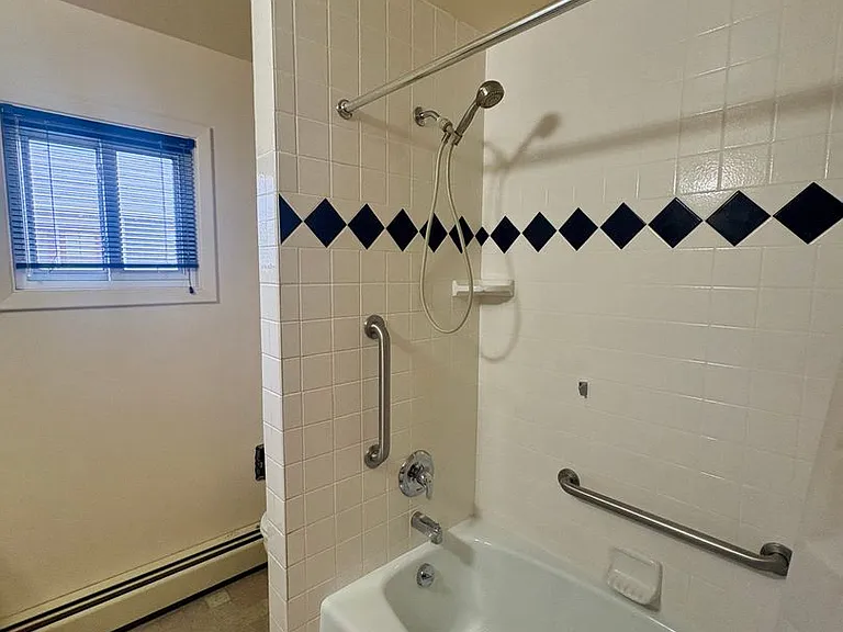106 Burlington Ave — Photo 15