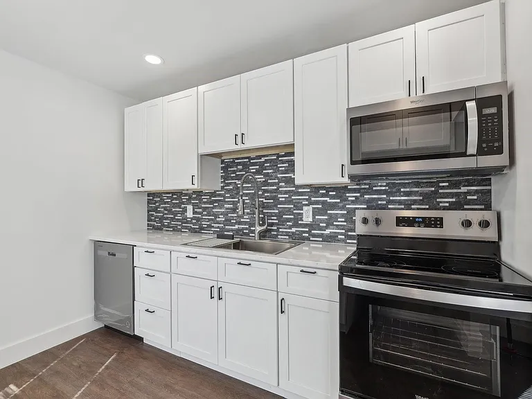 304 Harris St — Photo 15