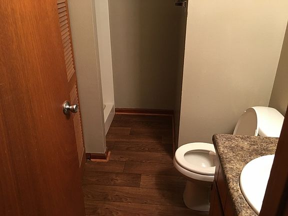 hall bath / w/d hookups/stand up shower