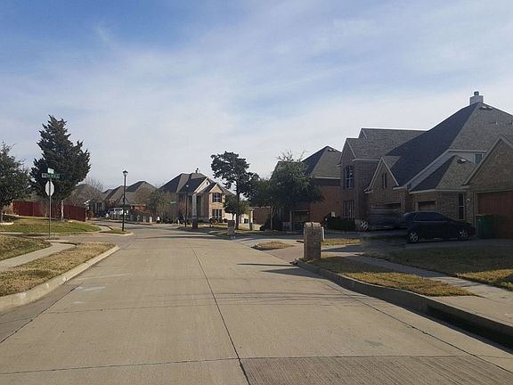 5th image of 668 Oak Creek Dr