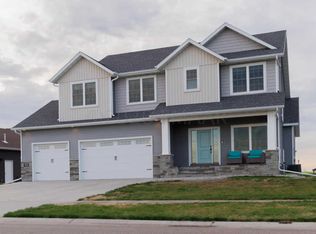 976 51st Ave W, West Fargo, ND