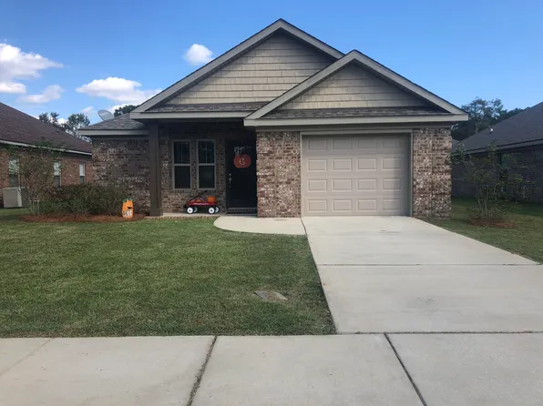 5458 Ryan St, Satsuma, AL 36572