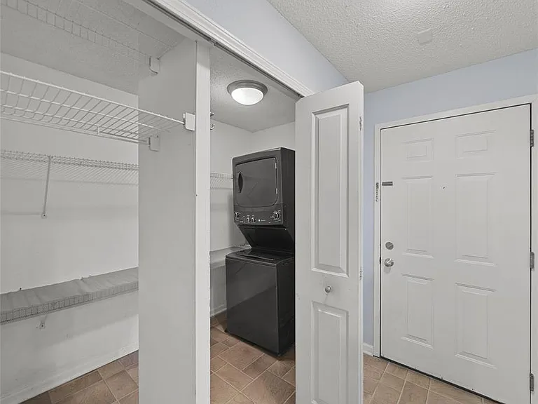 101 Fieldcrest St — Photo 13
