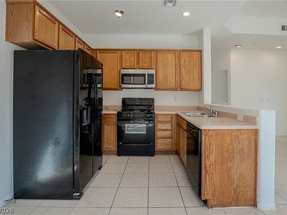 4th image of 8301 Strawberry Spring St