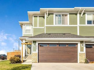 1073 E Waterford Dr, Chestermere, AB T1X2P7