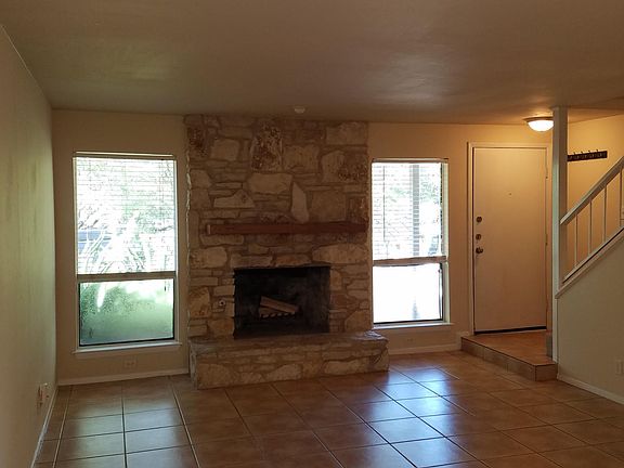 4th image of 6809 Thorncliffe Dr APT A