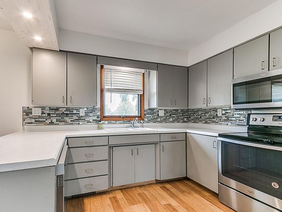 5th image of 515 N 2nd Ave