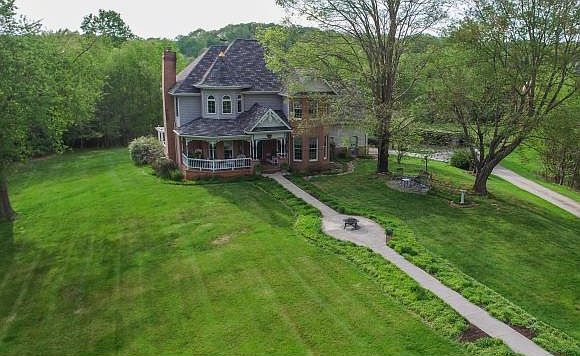 1st image of 425 Forest Ave