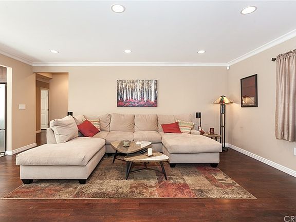 4th image of 5916 Wilbur Ave