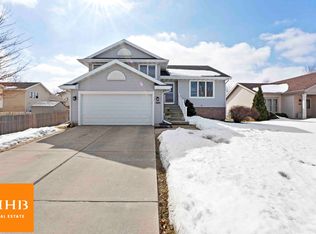 7105 Heather Glen Dr, Madison, WI 53719