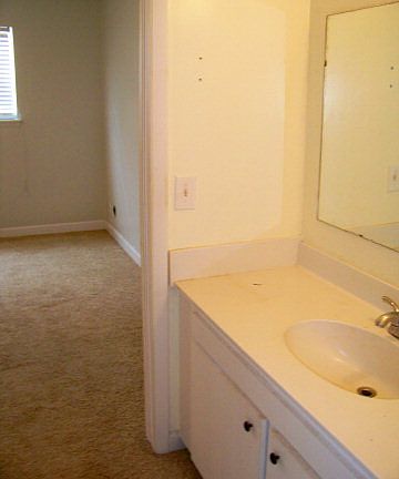4th image of 115 S Lake Dr