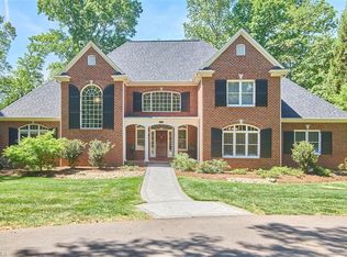 160 Wellsprings Ct, Pfafftown, NC 27040