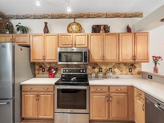 5th image of 7307 CLEOPATRA DRIVE