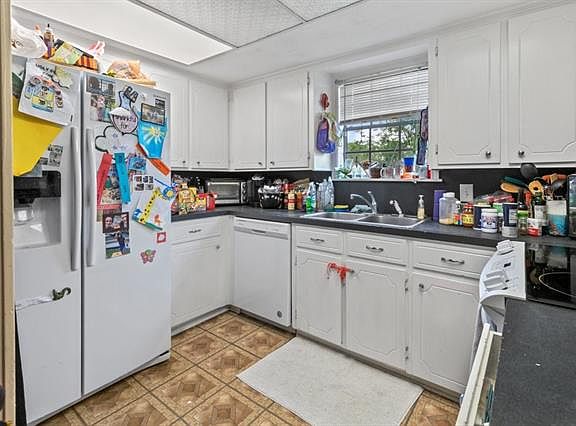 5th image of 507 University Dr